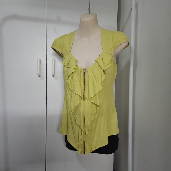Aus 8 Cue Yellow Layered Frill Zip Front Short Sleeved Blouse - Picture 6 of 16